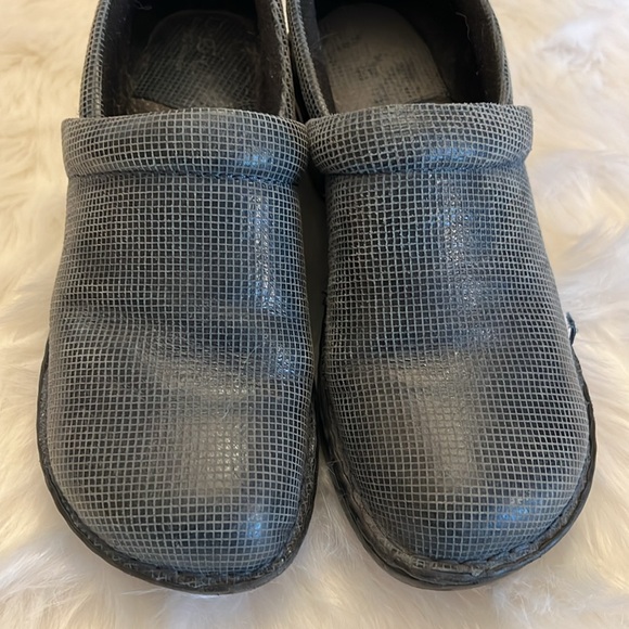 BOC Born Peggy Pewter Slip On Metallic Gray Wedge Clogs Size 8 / 39 - Picture 2 of 9